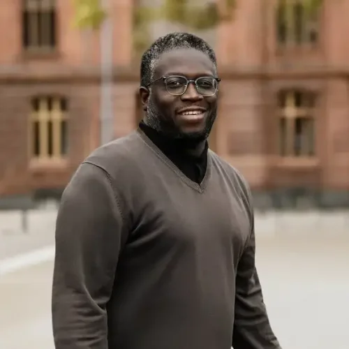 Ayodeji Olusanmi, Dozent und Kursleiter für Deutschkurse bei LECTOR